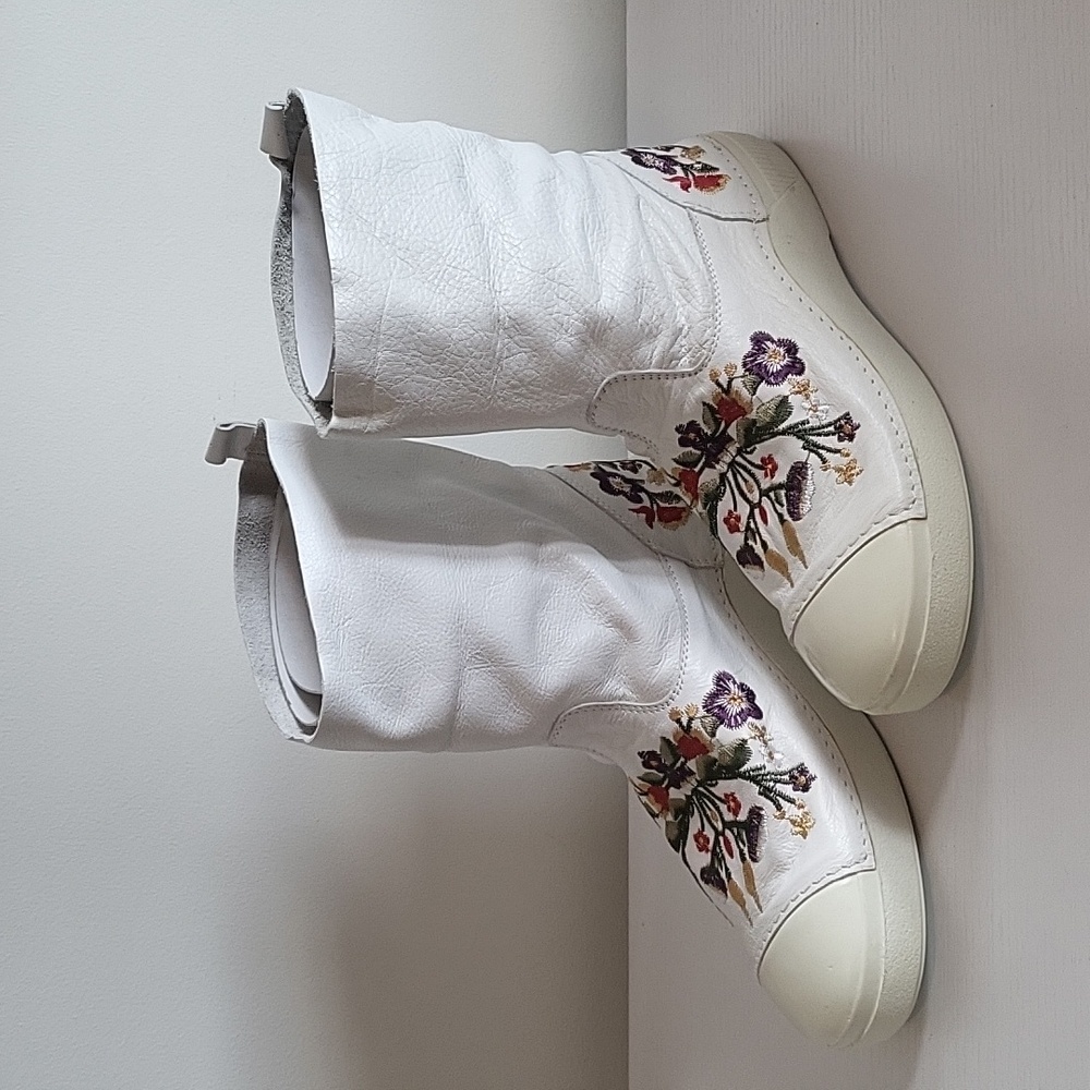 Bueno Leather Boots